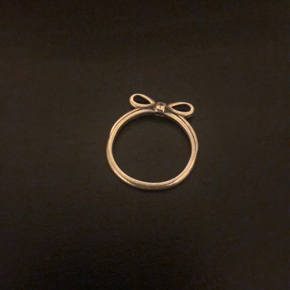 Pandora silver bow ring. Size 7 - Picture 1 of 3